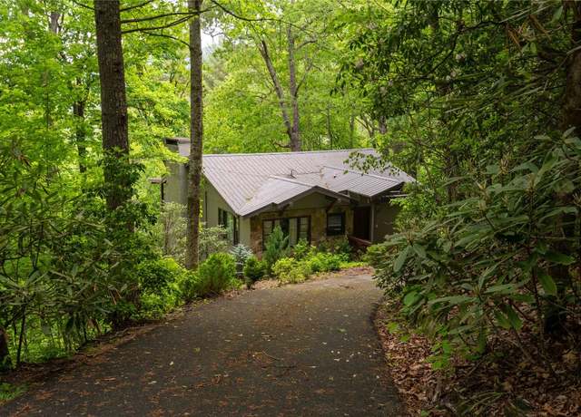 Property at 4387 Walhalla Rd, Highlands, NC 28741, 3 beds, 2.5 baths