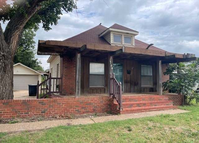 Property at 2108 E Elm Ave, Enid, OK 73701, 3 beds, 2 baths
