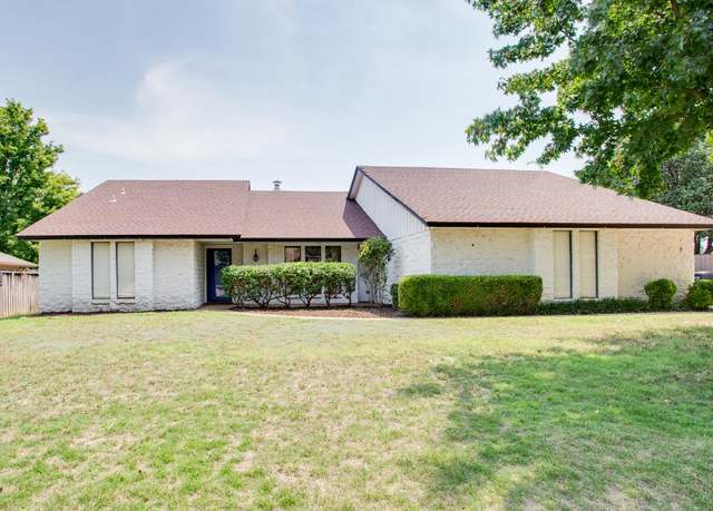 Property at 2801 Oakridge Rd, Enid, OK 73703, 3 beds, 2.5 baths