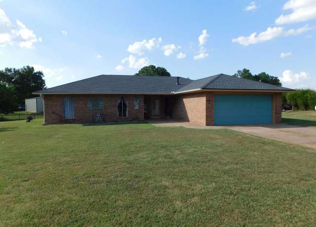 Property at 106 Linda Cir, Enid, OK 73703, 3 beds, 2 baths