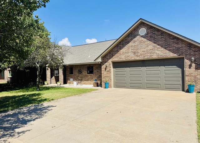 Property at 7524 W Willow Rd, Enid, OK 73703, 5 beds, 3 baths