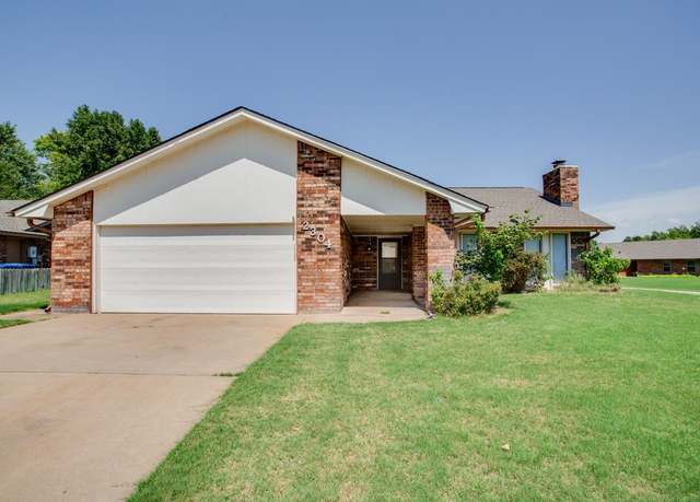 Property at 2304 Single Tree Ln, Enid, OK 73703, 3 beds, 2 baths