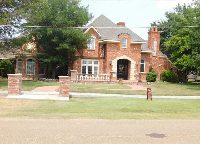 Property at 1415 Rimrock Dr, Guymon, OK 73942, 4 beds, 3.5 baths