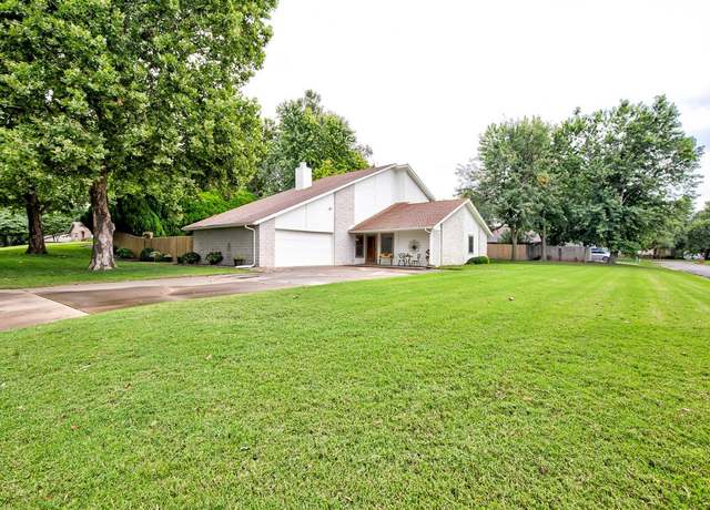 Property at 3225 Whippoorwill Ln, Enid, OK 73703, 3 beds, 2 baths