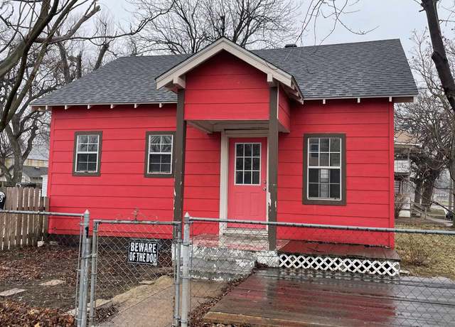 Property at 125 W Wabash Ave, Enid, OK 73701, 3 beds, 1 bath