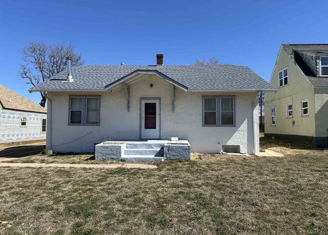 Property at 1618 9th St, Woodward, OK 73801, 4 beds, 2 baths