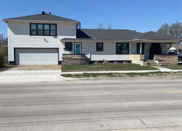 Property at 424 N 10th St, Enid, OK 73701, 4 beds, 3 baths