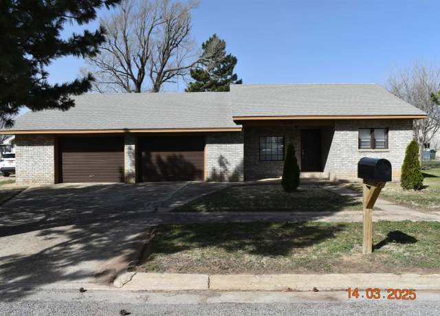 Property at 211 N Washington, Arnett, OK 73832, 2 beds, 1.5 baths