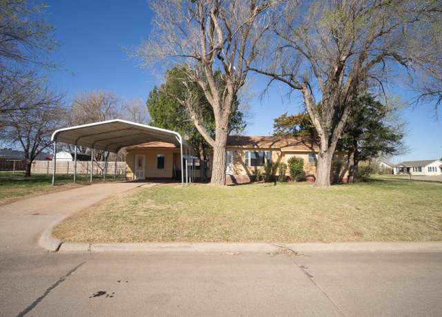 Property at 1203 19th St, Woodward, OK 73801, 2 beds, 1 bath