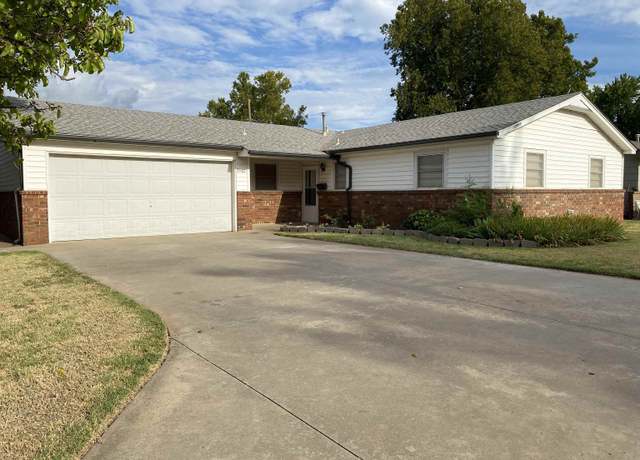 Property at 1402 24th St, Woodward, OK 73801, 3 beds, 2 baths