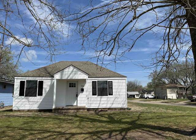 Property at 702 W Nagel Ave, Enid, OK 73701, 2 beds, 1 bath
