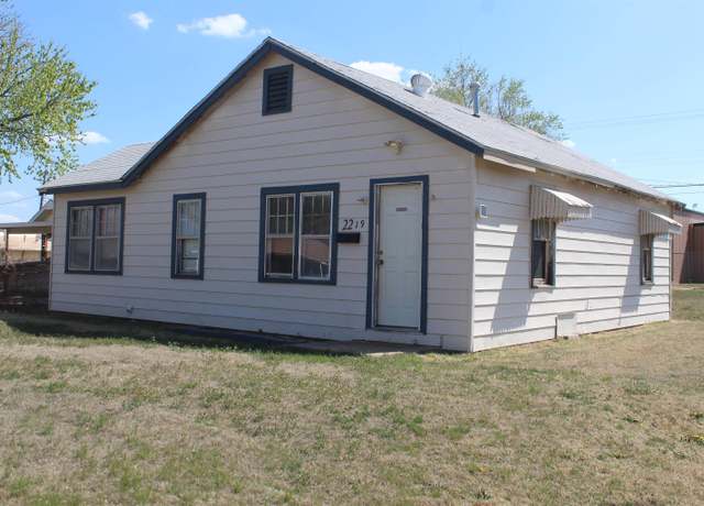 Property at 2219 Kansas Ave, Woodward, OK 73801, 2 beds, 1 bath