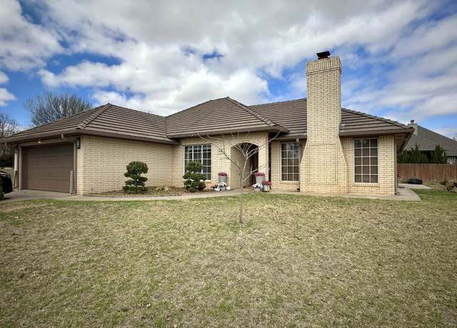 Property at 2105 Heather Rdg, Enid, OK 73703, 3 beds, 2 baths