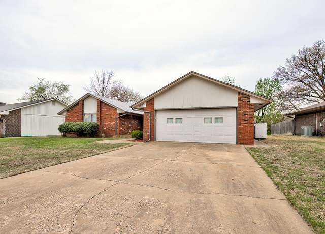 Property at 2602 Heritage Trl, Enid, OK 73703, 3 beds, 2 baths