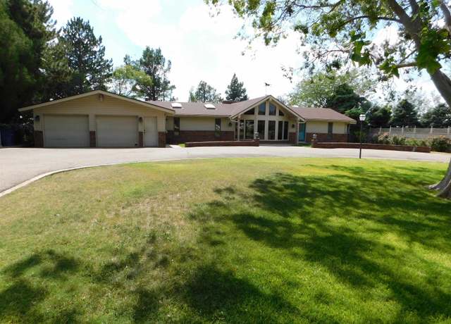 Property at 1454 W Rimrock Dr, Guymon, OK 73942, 3 beds, 3 baths