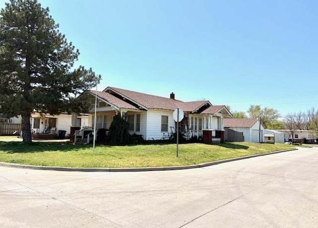 Property at 1302 S Jefferson St, Enid, OK 73701, 4 beds, 1 bath