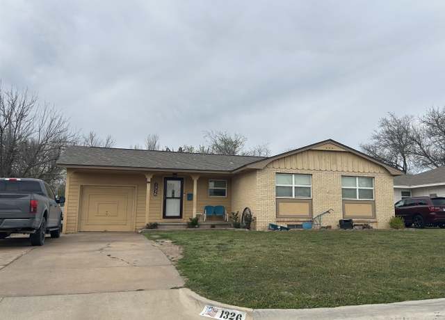 Property at 1326 Hite Blvd, Enid, OK 73703, 3 beds, 1.5 baths