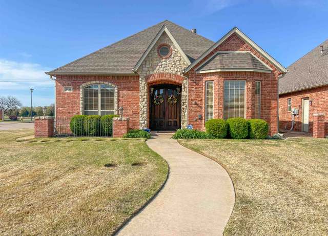 Property at 2230 Heritage Garden Ct, Enid, OK 73703, 2 beds, 2 baths