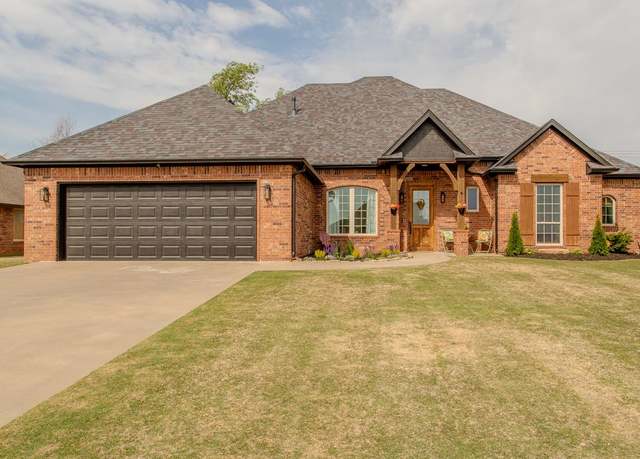 Property at 2120 Daybreak Ln, Enid, OK 73703, 4 beds, 3 baths