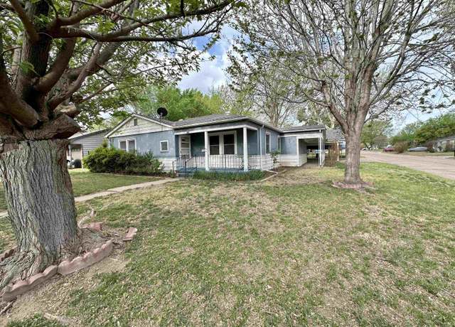 Property at 1707 Broadmoor Dr, Woodward, OK 73801, 4 beds, 2 baths