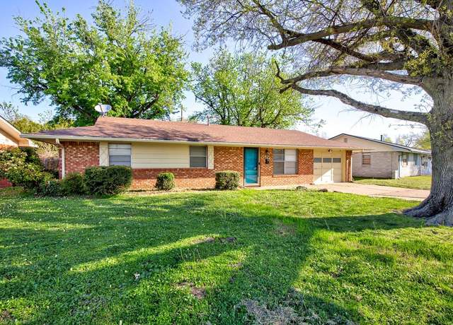 Property at 1814 Pawnee St, Enid, OK 73703, 3 beds, 1.5 baths