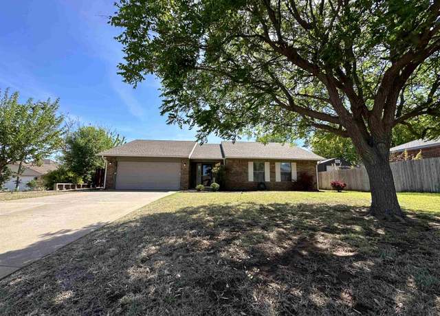 Property at 1824 Meadowlake Dr, Woodward, OK 73801, 3 beds, 2 baths