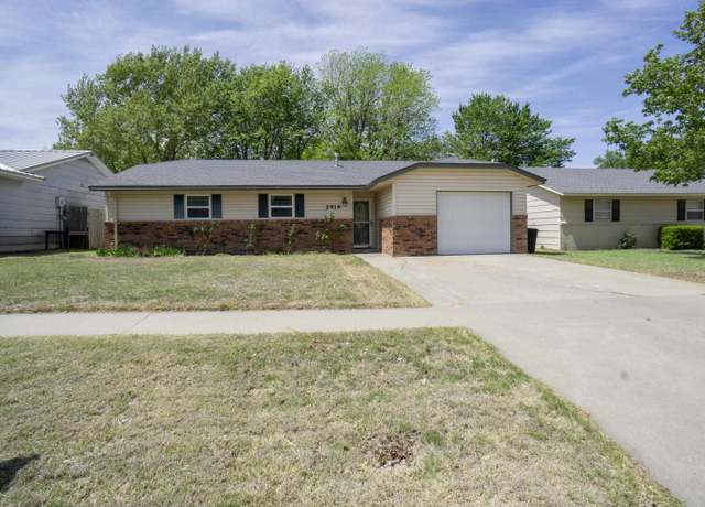 Property at 2919 Edgewood Dr, Woodward, OK 73801, 3 beds, 2 baths