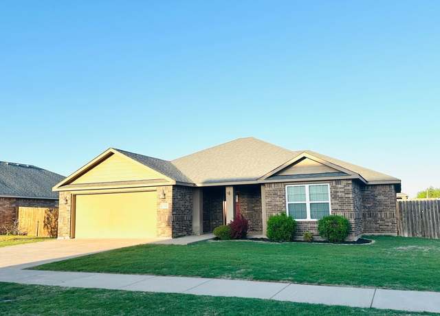 Property at 3629 Plantation Dr, Enid, OK 73703, 3 beds, 2 baths