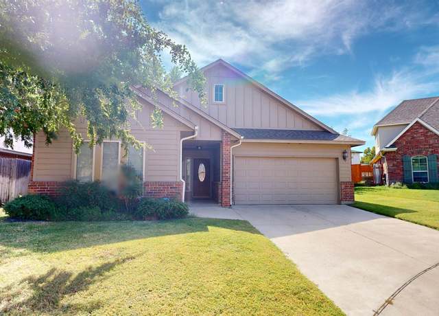 Property at 2229 Red Cedar Dr, Woodward, OK 73801, 3 beds, 2 baths