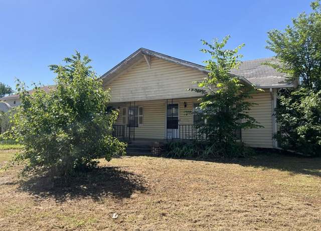 Property at 2001 E Chestnut Ave, Enid, OK 73701, 2 beds, 2 baths