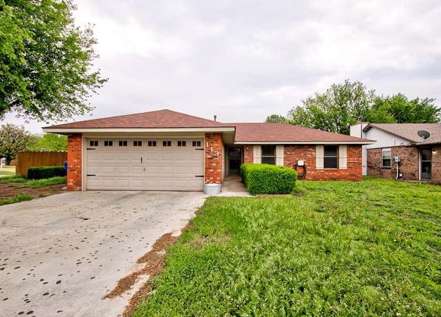 Property at 113 S Texoma Dr, Enid, OK 73703, 3 beds, 2 baths