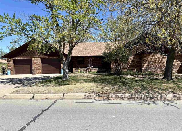 Property at 2820 Edgewater Dr, Woodward, OK 73801, 3 beds, 2 baths
