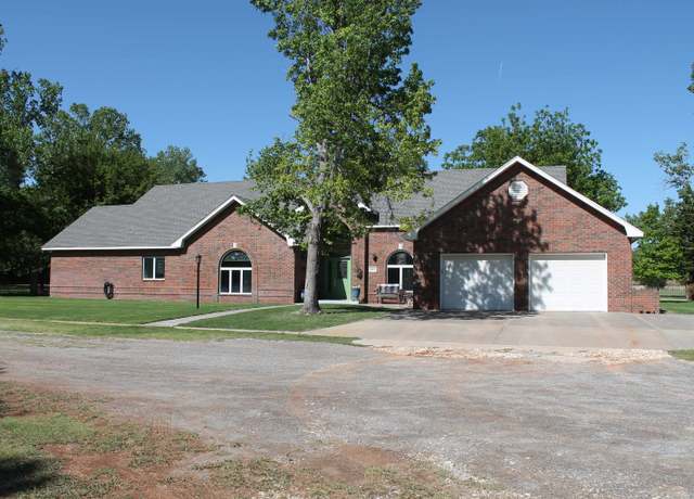 Property at 5835 Oklahoma Ave, Woodward, OK 73801, 3 beds, 2 baths