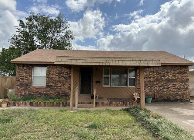 Property at 2115 Kansas Ave, Woodward, OK 73801, 2 beds, 1 bath