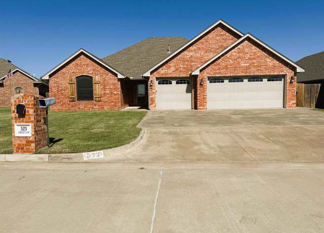 Property at 523 Grizzly Ln, Enid, OK 73703, 3 beds, 2 baths