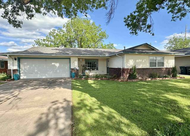 Property at 1913 Kiowa Dr, Enid, OK 73703, 3 beds, 2 baths