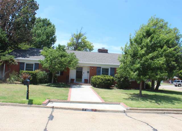 Property at 1801 Broadmoor Dr, Woodward, OK 73801, 4 beds, 3 baths