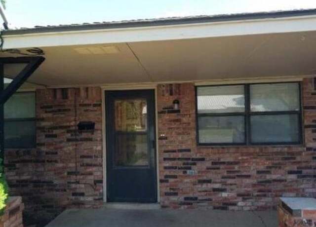 Property at 101 E 5th St, Watonga, OK 73772, 6 beds
