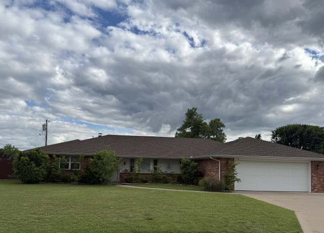 Property at 506 Sunset, Watonga, OK 73772, 3 beds, 2 baths