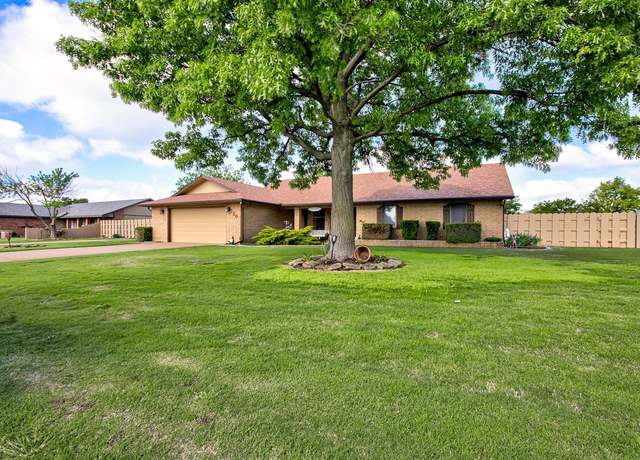 Property at 520 Applewood St, Enid, OK 73701, 4 beds, 2.5 baths