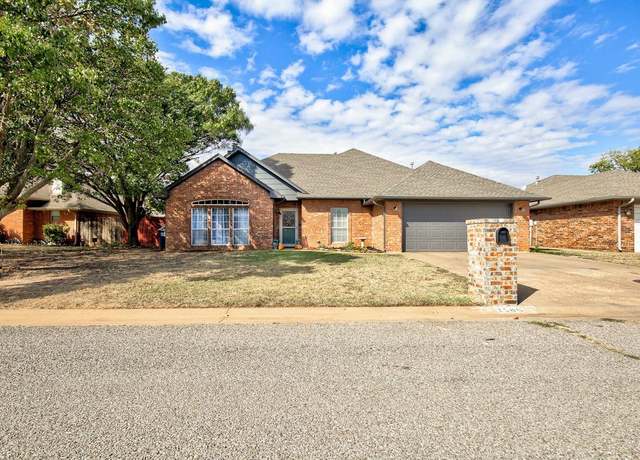 Property at 2506 Arlington Dr, Enid, OK 73703, 3 beds, 2 baths