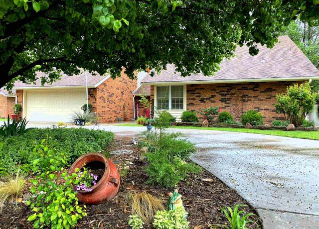 Property at 2001 Country Club Dr, Enid, OK 73703, 4 beds, 2.5 baths
