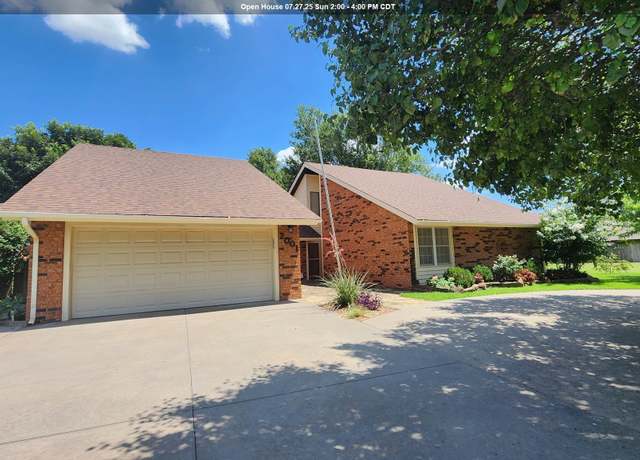 Property at 2001 Country Club Dr, Enid, OK 73703, 4 beds, 2.5 baths