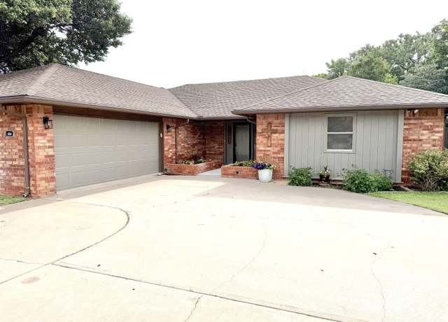 Property at 2818 Robin Ridge Dr, Woodward, OK 73801, 3 beds, 2 baths