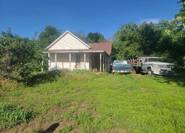 Property at 1011 N 6th St, Enid, OK 73701, 3 beds, 2 baths