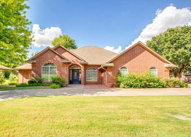 Property at 3206 Whippoorwill Ln, Enid, OK 73703, 4 beds, 2.5 baths