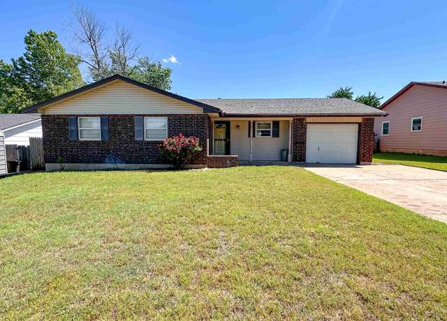 Property at 2721 Maple Ave, Woodward, OK 73801, 3 beds, 1.5 baths