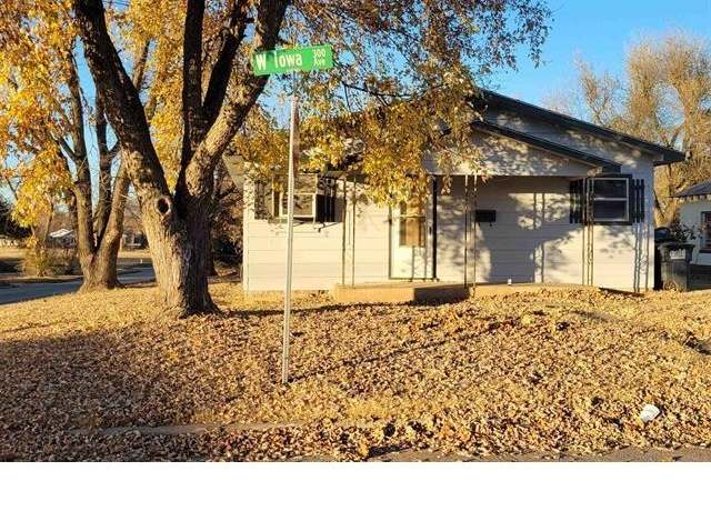 Property at 322 W Iowa Ave, Enid, OK 73701, 2 beds, 2 baths