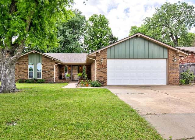 Property at 2720 Heritage Trl, Enid, OK 73703, 3 beds, 2 baths