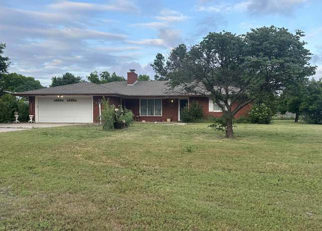 Property at 4101 Unruh Dr, Enid, OK 73703, 3 beds, 2 baths